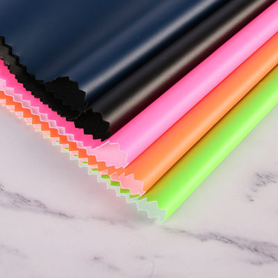 پوست سفید PU برای پوشاک 54/55' عرض