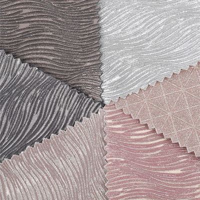 پارچه ای لچکدار PU با رنگ های برجسته ای که درخشان و درخشان است پوست مصنوعی برای کفش ها کیسه های آرایش کلاه ها کلاه های مصنوعی پارچه های چرم