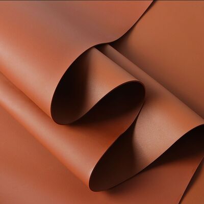 چرم مصنوعی نیمه PU 1.3 میلی‌متری با دانه ماسه‌ای برای کیف پول، کفش، دفترچه یادداشت، زیرانداز رومیزی و پارچه